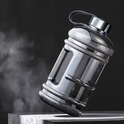 2L Portable PETG Large Capacity Water Bottle Training Sports Workout Drink Bottle Shaker Bottle with Handle Outdoor Gym